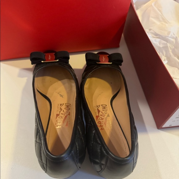 Ferragamo heels - Picture 1 of 3